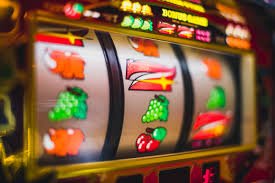 A user playing Baccarat on mobile in the 456b game lobby